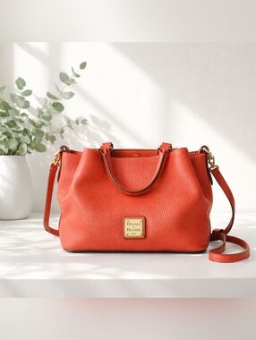 EUC Dooney & Bourke Red Leather Women's Bag